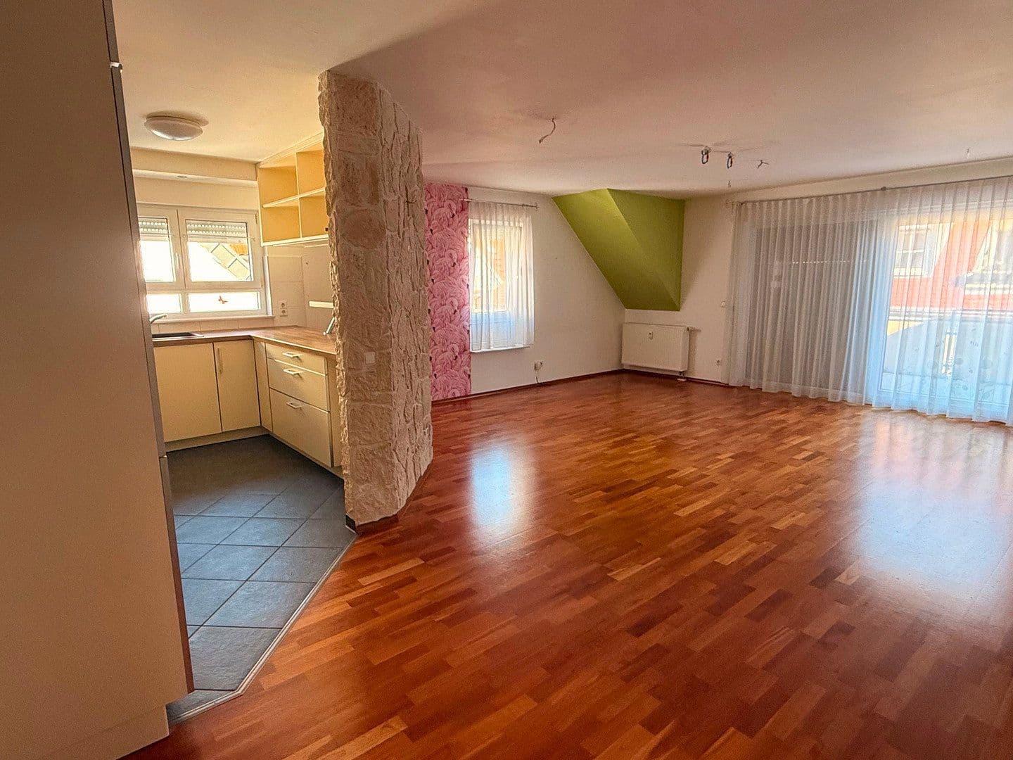 Prodej bytu 4+kk 99 m², Freiberg am Neckar, Bádensko-Württembersko Prodej bytu 4+kk 99 m², Freiberg am Neckar, Bádensko-Württembersko