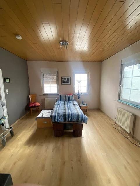 Prodej domu 140 m², pozemek 797 m², Lindenstraße 15, Hohenstein, Hessen Prodej domu 140 m², pozemek 797 m², Lindenstraße 15, Hohenstein, Hessen