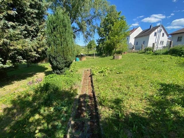 Prodej domu 140 m², pozemek 797 m², Lindenstraße 15, Hohenstein, Hessen Prodej domu 140 m², pozemek 797 m², Lindenstraße 15, Hohenstein, Hessen