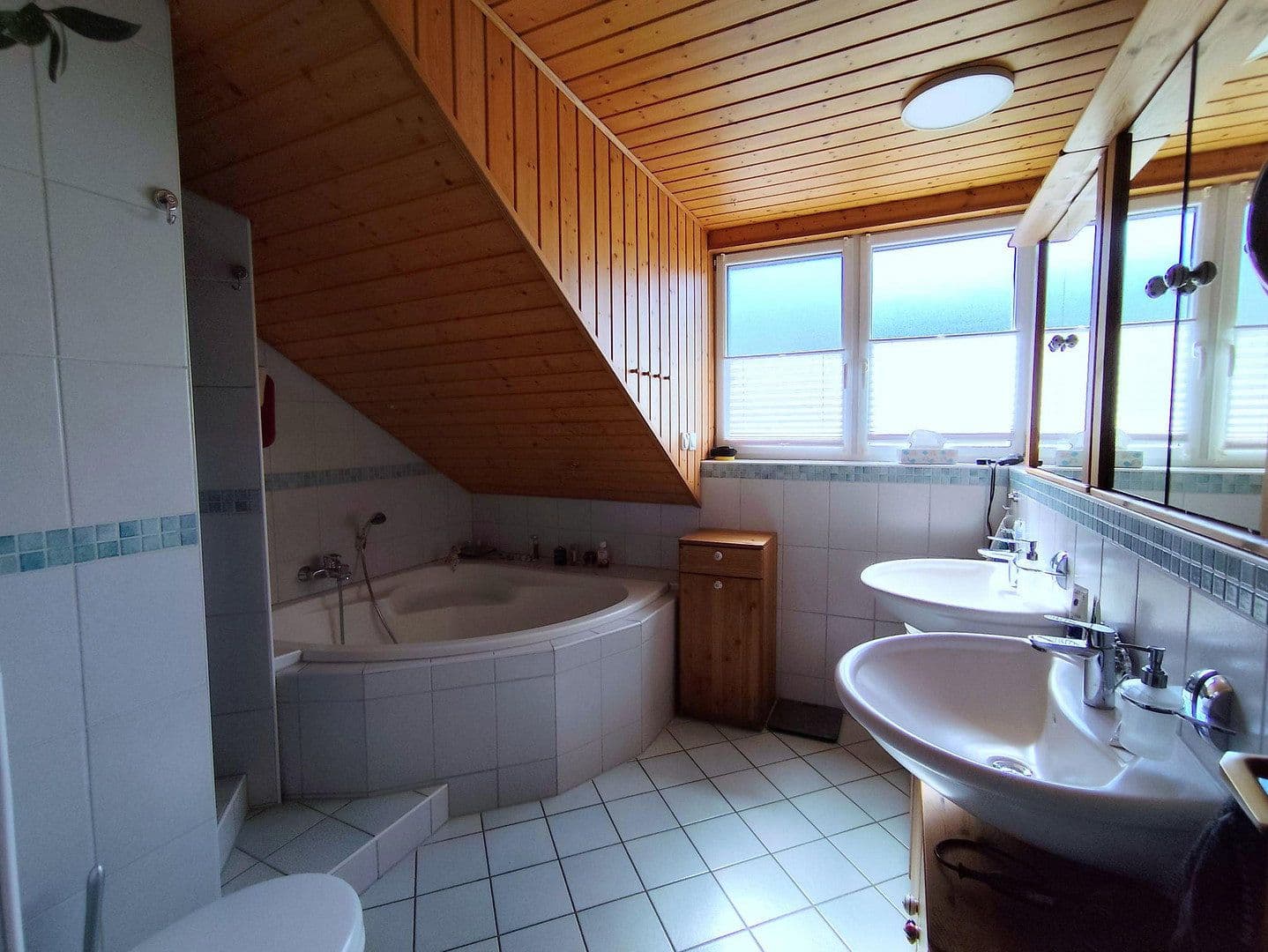 Prodej domu 173 m², pozemek 374 m², Ihringen, Bádensko-Württembersko Prodej domu 173 m², pozemek 374 m², Ihringen, Bádensko-Württembersko