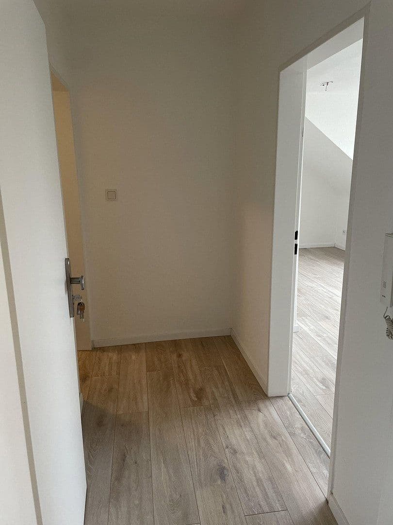 Pronájem bytu 1+1 36 m², Hausmannstr., Hanau, Hessen Pronájem bytu 1+1 36 m², Hausmannstr., Hanau, Hessen