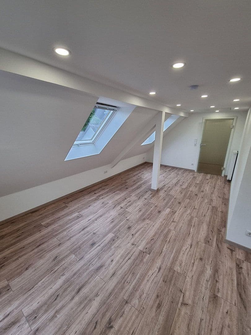 Pronájem bytu 4+1 98 m², Neuwied, Porýní-Falc Pronájem bytu 4+1 98 m², Neuwied, Porýní-Falc