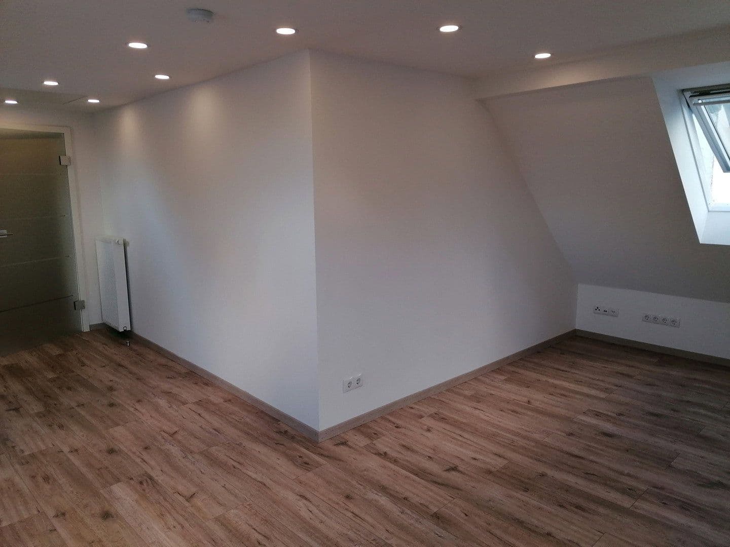 Pronájem bytu 4+1 98 m², Neuwied, Porýní-Falc Pronájem bytu 4+1 98 m², Neuwied, Porýní-Falc