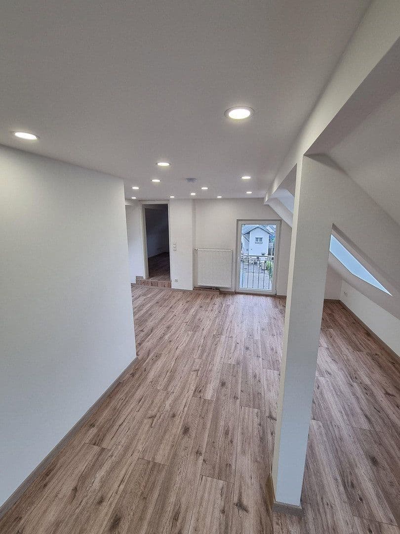 Pronájem bytu 4+1 98 m², Neuwied, Porýní-Falc Pronájem bytu 4+1 98 m², Neuwied, Porýní-Falc