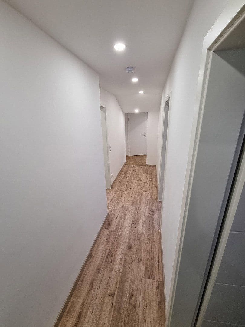 Pronájem bytu 4+1 98 m², Neuwied, Porýní-Falc Pronájem bytu 4+1 98 m², Neuwied, Porýní-Falc