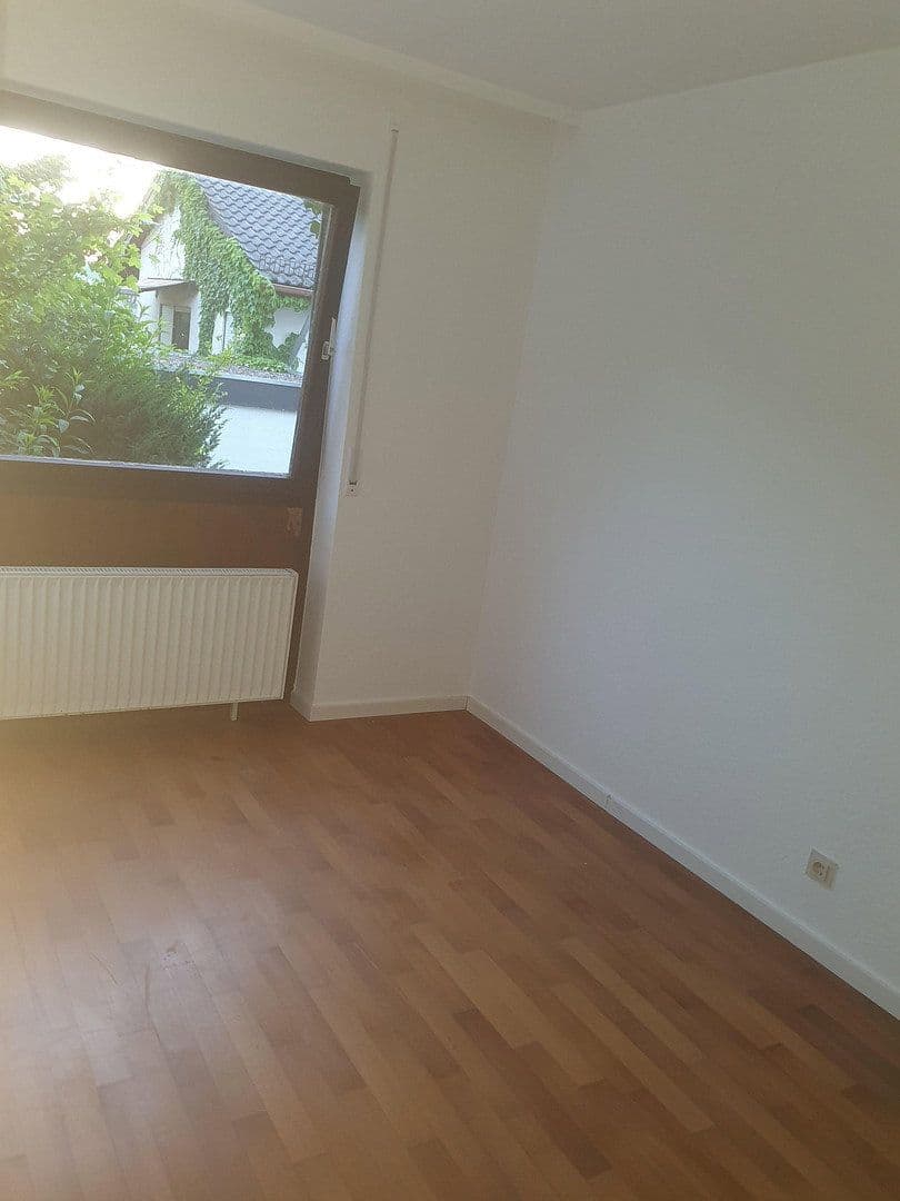Pronájem bytu 3+1 61 m², Eberdingen, Bádensko-Württembersko Pronájem bytu 3+1 61 m², Eberdingen, Bádensko-Württembersko