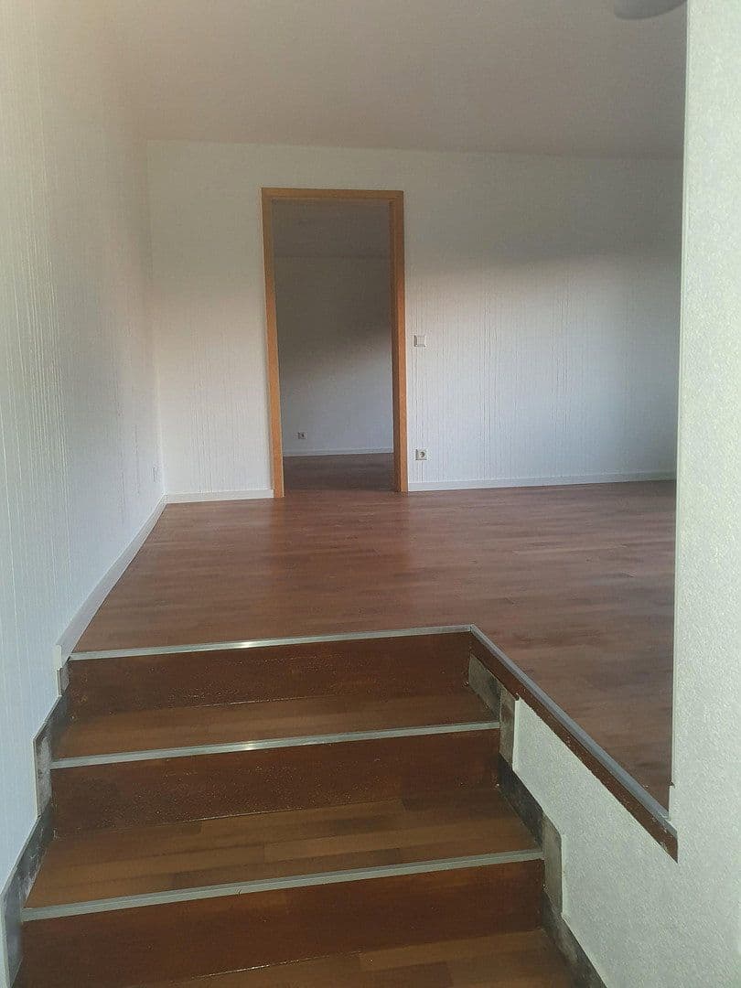 Pronájem bytu 3+1 61 m², Eberdingen, Bádensko-Württembersko Pronájem bytu 3+1 61 m², Eberdingen, Bádensko-Württembersko