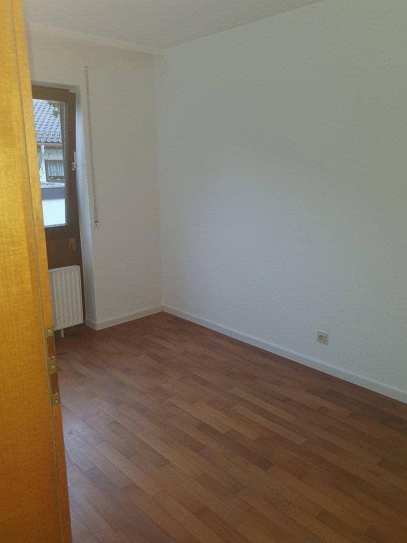 Pronájem bytu 3+1 61 m², Eberdingen, Bádensko-Württembersko Pronájem bytu 3+1 61 m², Eberdingen, Bádensko-Württembersko