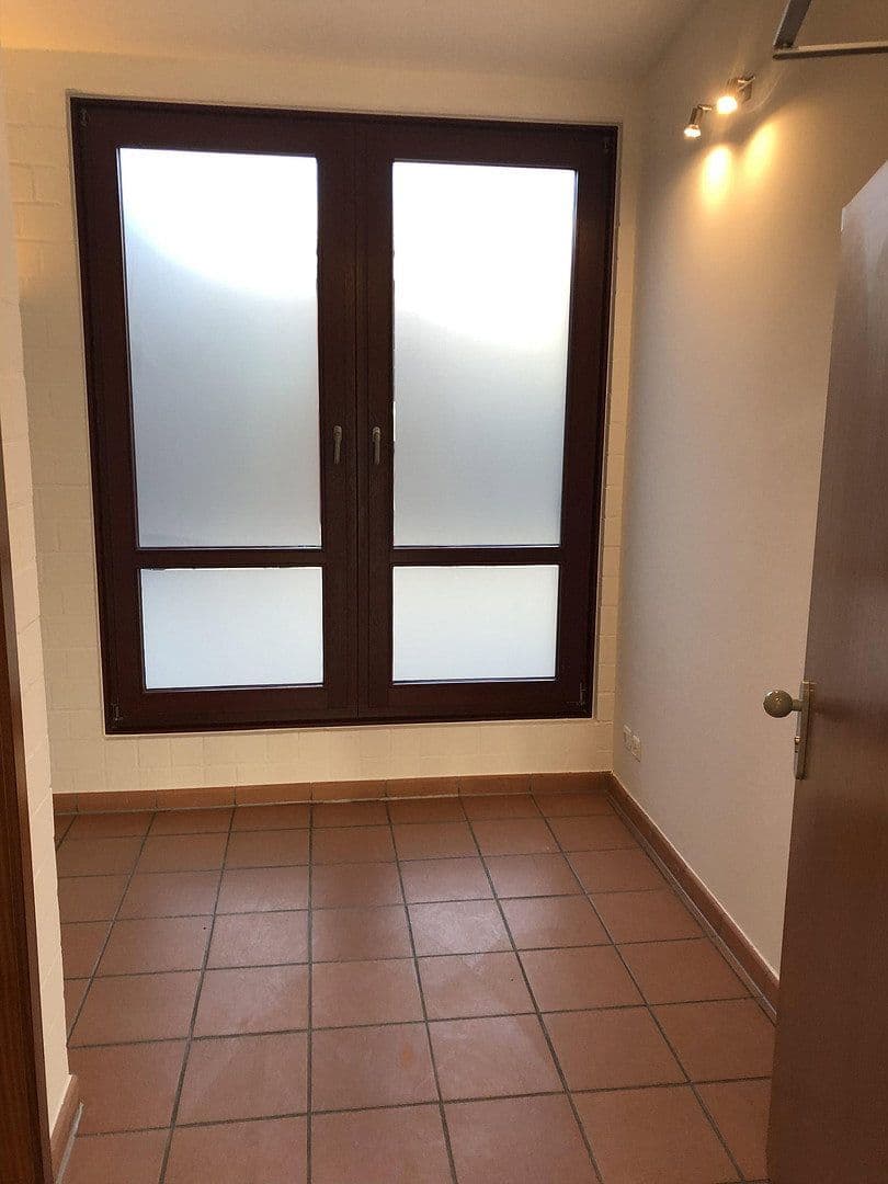 Pronájem domu 130 m², pozemek 1 m², Schwerin, Mecklenburg-Vorpommern Pronájem domu 130 m², pozemek 1 m², Schwerin, Mecklenburg-Vorpommern