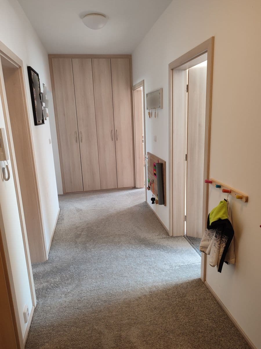 Pronájem bytu 3+kk 75 m², Gen. Peřiny, Hustopeče, Jihomoravský kraj Pronájem bytu 3+kk 75 m², Gen. Peřiny, Hustopeče, Jihomoravský kraj