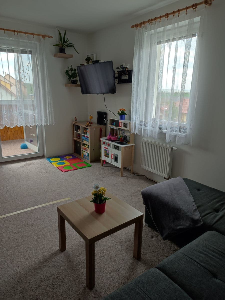 Pronájem bytu 3+kk 75 m², Gen. Peřiny, Hustopeče, Jihomoravský kraj Pronájem bytu 3+kk 75 m², Gen. Peřiny, Hustopeče, Jihomoravský kraj