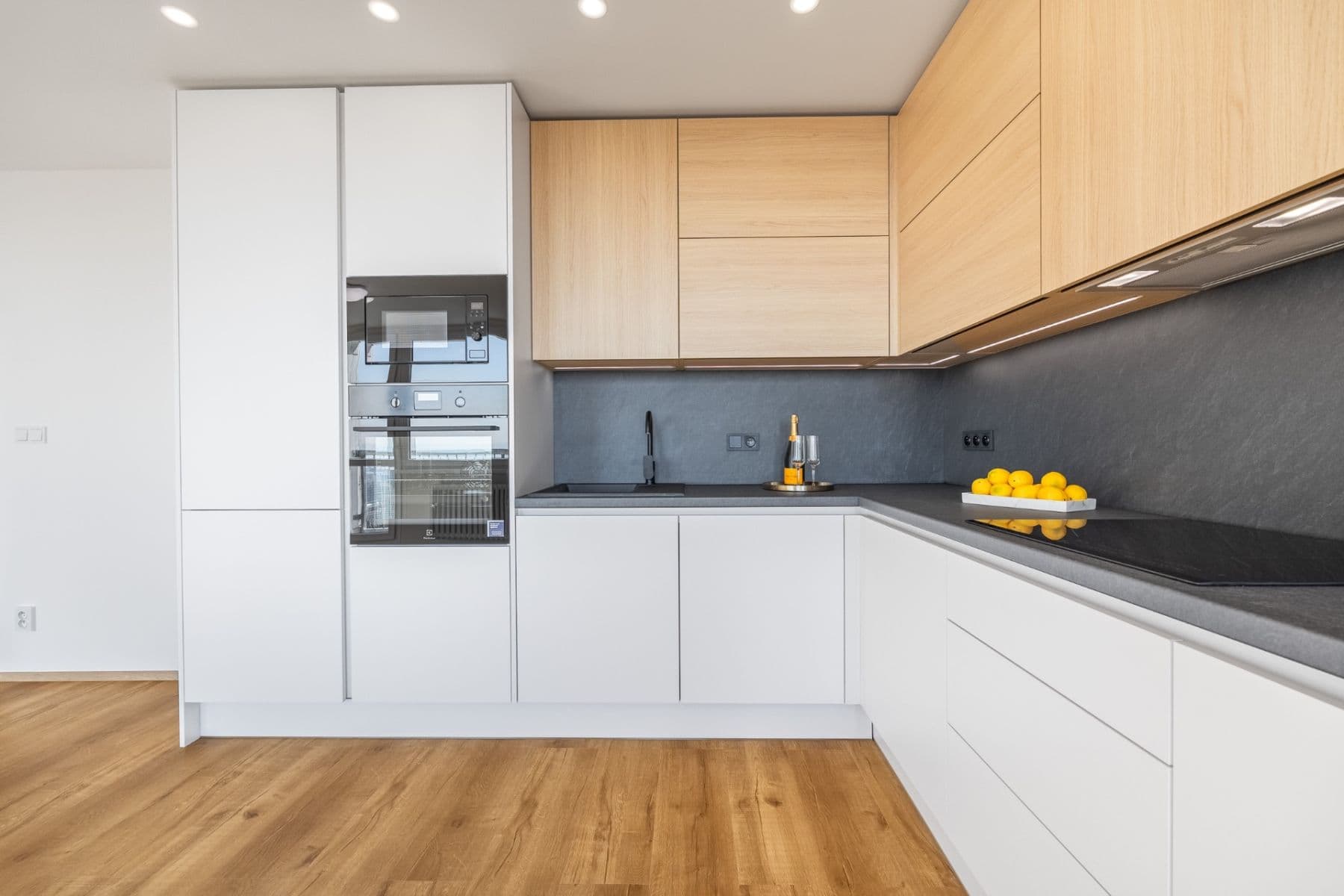 Prodej bytu 3+kk 74 m², Litvínovská, Praha, Praha Prodej bytu 3+kk 74 m², Litvínovská, Praha, Praha