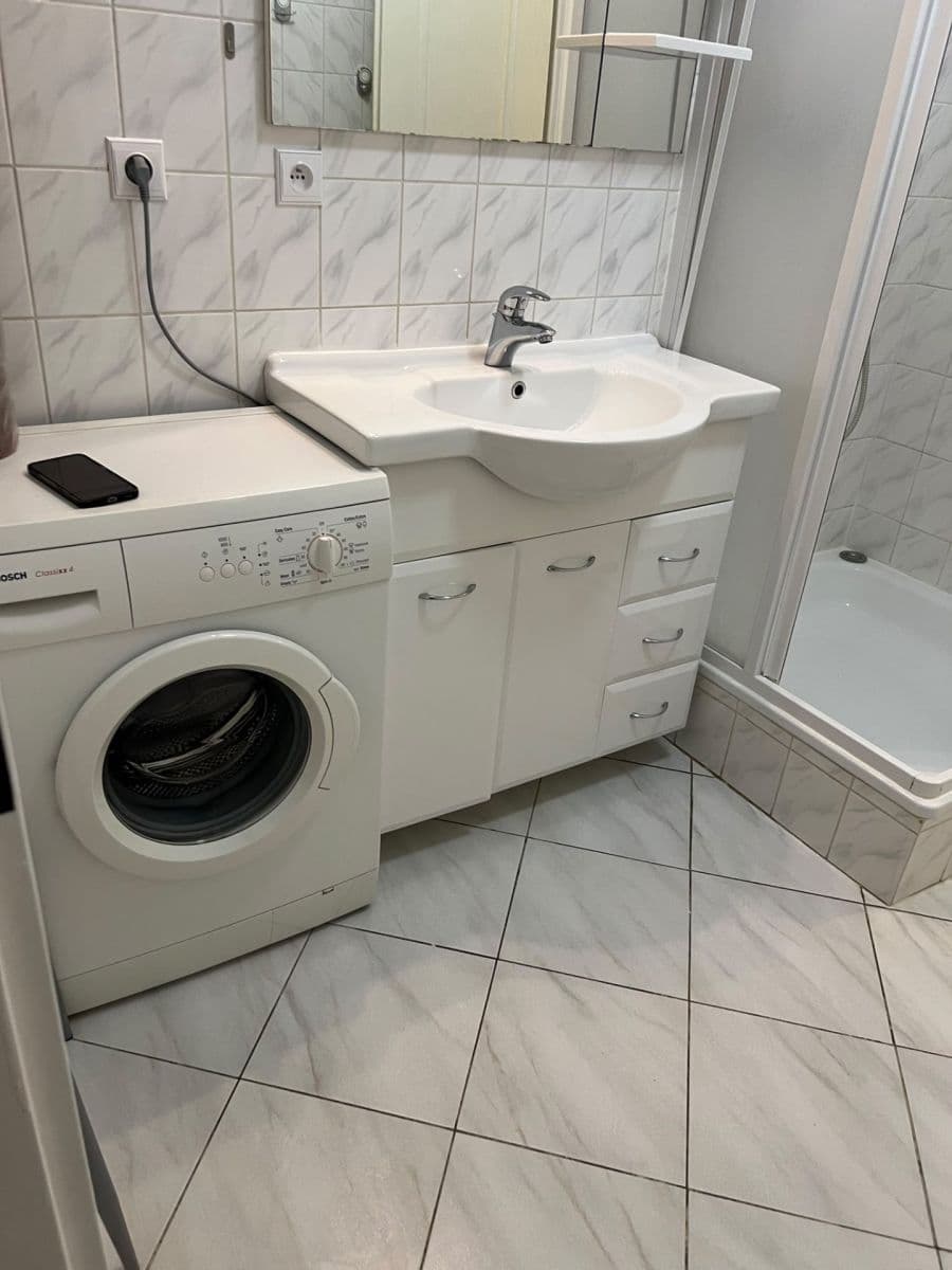 Pronájem bytu 2+kk 53 m², U Sadu, Praha, Praha Pronájem bytu 2+kk 53 m², U Sadu, Praha, Praha