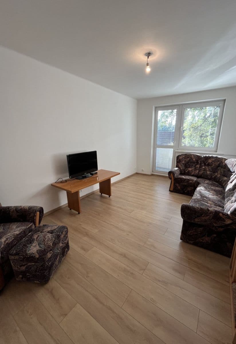 Pronájem bytu 2+1 50 m², Vašíčkova, Kladno, Středočeský kraj Pronájem bytu 2+1 50 m², Vašíčkova, Kladno, Středočeský kraj