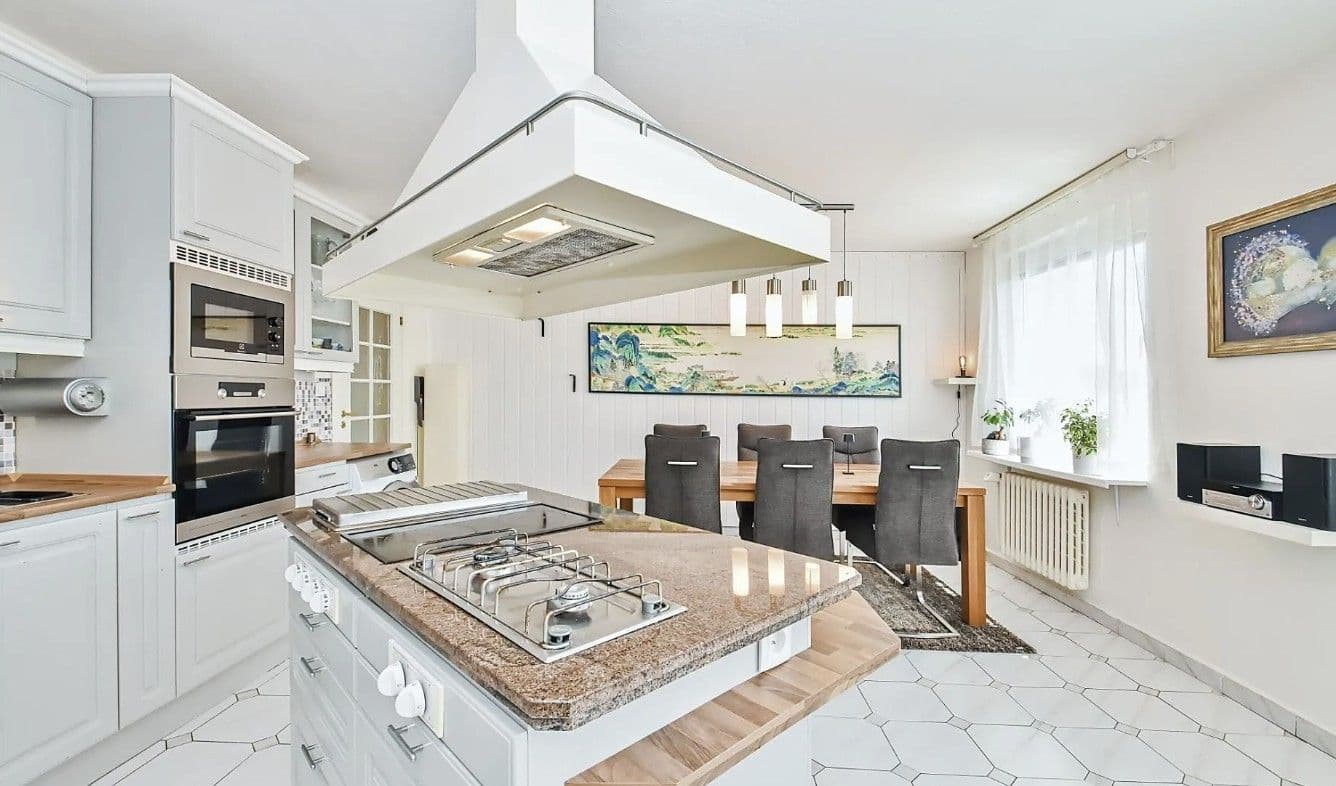 Prodej bytu 3+1 136 m², Kříženeckého náměstí, Praha, Praha Prodej bytu 3+1 136 m², Kříženeckého náměstí, Praha, Praha