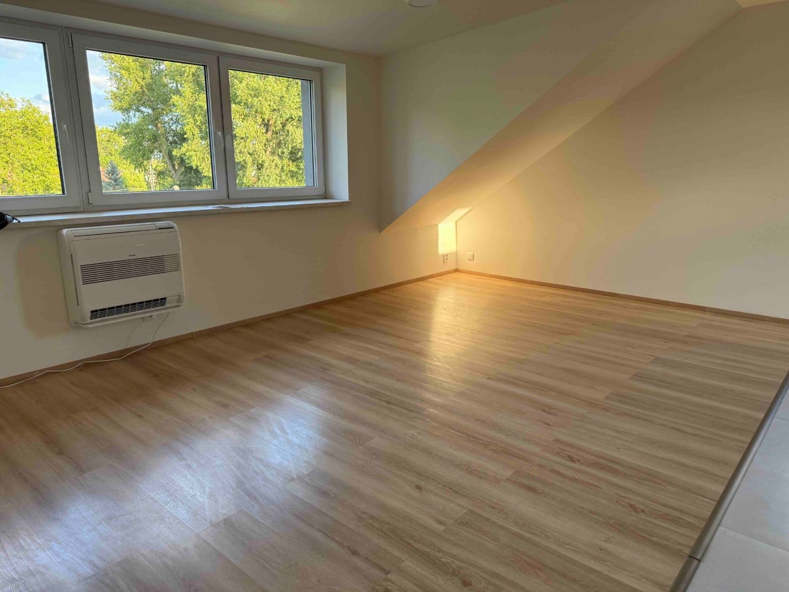 Pronájem bytu 3+kk 56 m², U Zvoničky, Bobnice, Středočeský kraj Pronájem bytu 3+kk 56 m², U Zvoničky, Bobnice, Středočeský kraj