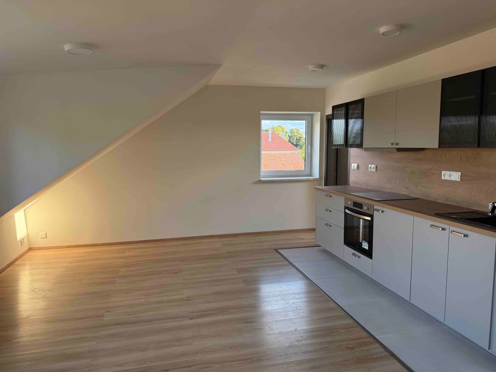 Pronájem bytu 3+kk 56 m², U Zvoničky, Bobnice, Středočeský kraj Pronájem bytu 3+kk 56 m², U Zvoničky, Bobnice, Středočeský kraj