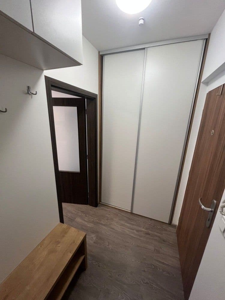 Pronájem bytu 1+kk 31 m², Za černým mostem, Praha, Praha Pronájem bytu 1+kk 31 m², Za černým mostem, Praha, Praha