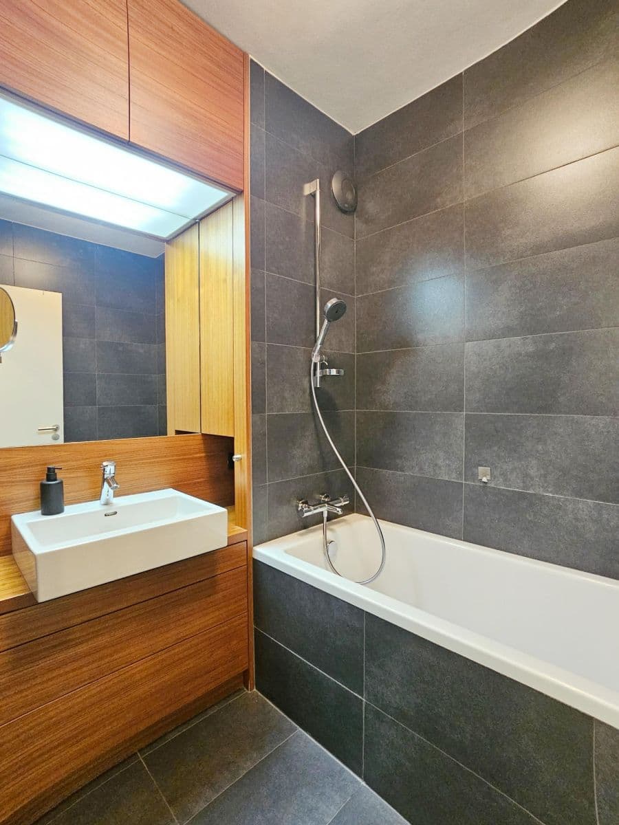 Pronájem bytu 4+kk 92 m², Na Rozdílu, Praha, Praha Pronájem bytu 4+kk 92 m², Na Rozdílu, Praha, Praha
