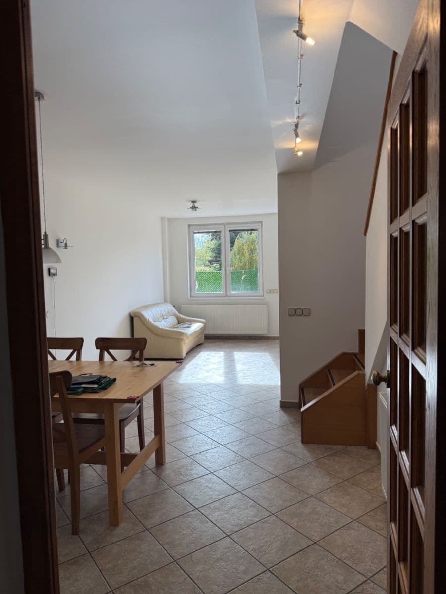 Pronájem domu 120 m², pozemek 306 m², Petra Fastra, Říčany, Středočeský kraj Pronájem domu 120 m², pozemek 306 m², Petra Fastra, Říčany, Středočeský kraj