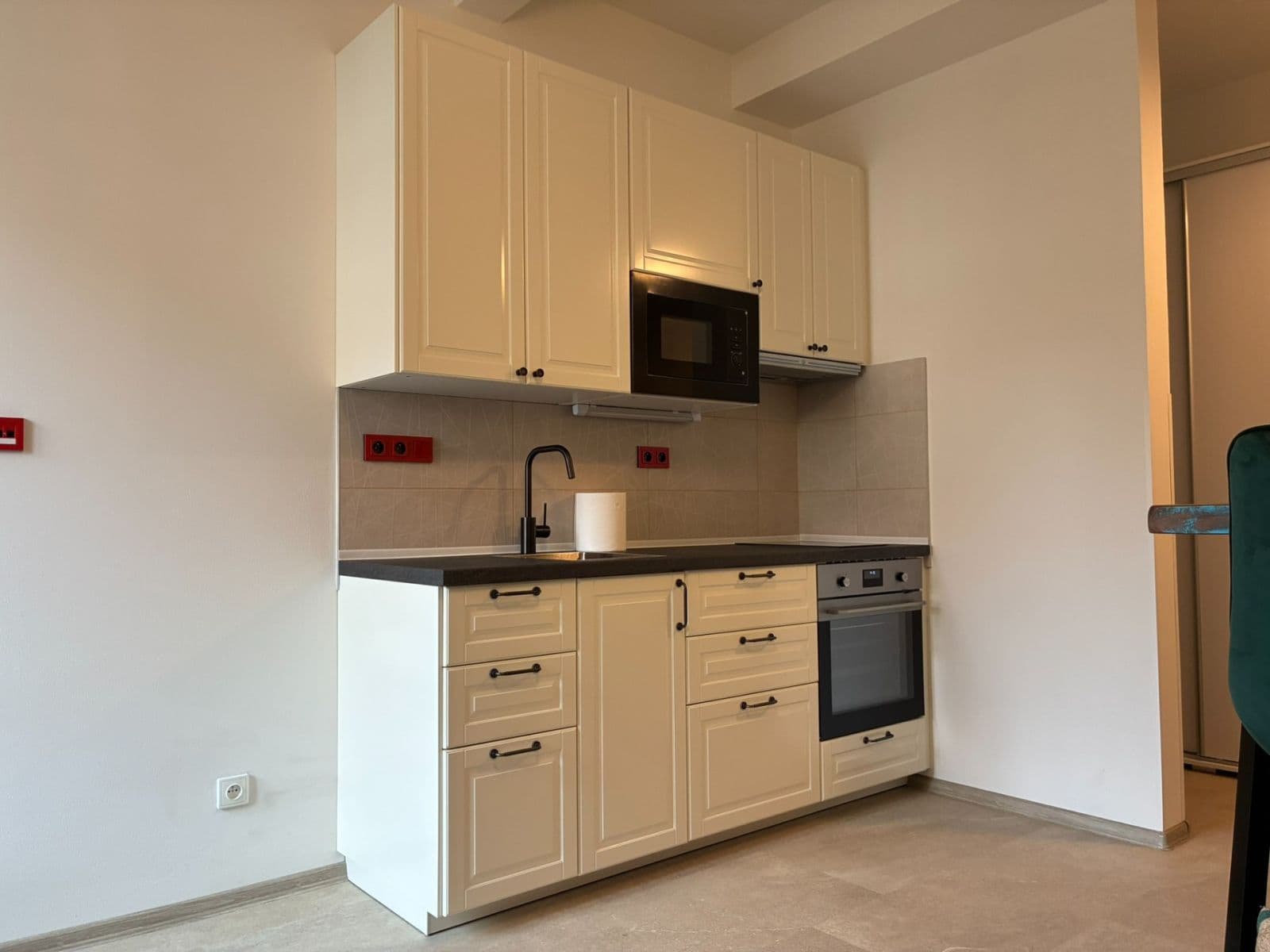 Pronájem bytu 1+kk 31 m², V Břízkách, Praha, Praha Pronájem bytu 1+kk 31 m², V Břízkách, Praha, Praha
