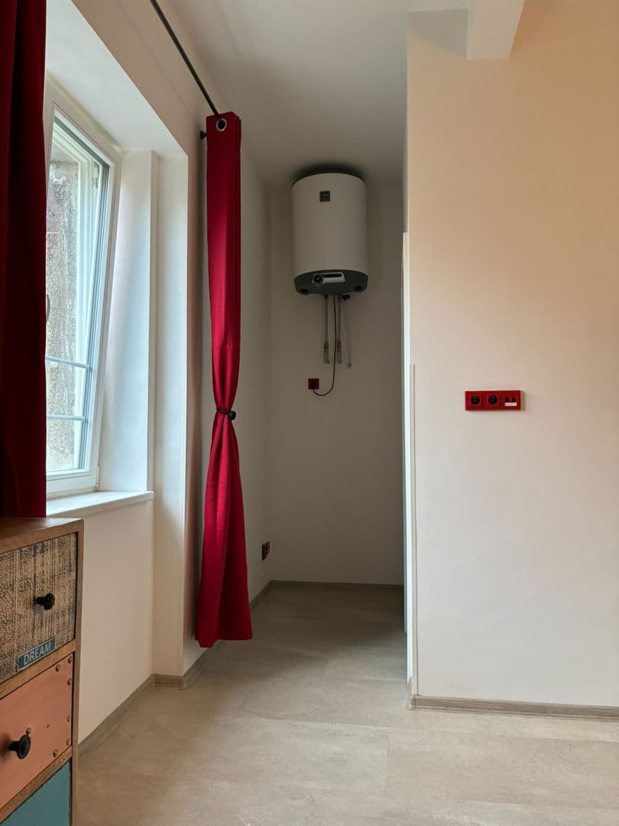 Pronájem bytu 1+kk 31 m², V Břízkách, Praha, Praha Pronájem bytu 1+kk 31 m², V Břízkách, Praha, Praha