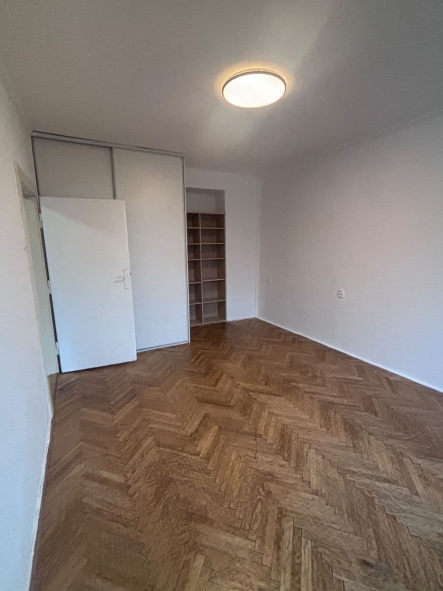 Pronájem bytu 1+1 43 m², Karpatská, Praha, Praha Pronájem bytu 1+1 43 m², Karpatská, Praha, Praha