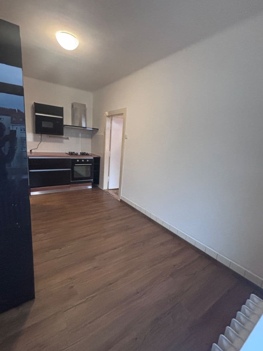 Pronájem bytu 1+1 43 m², Karpatská, Praha, Praha Pronájem bytu 1+1 43 m², Karpatská, Praha, Praha