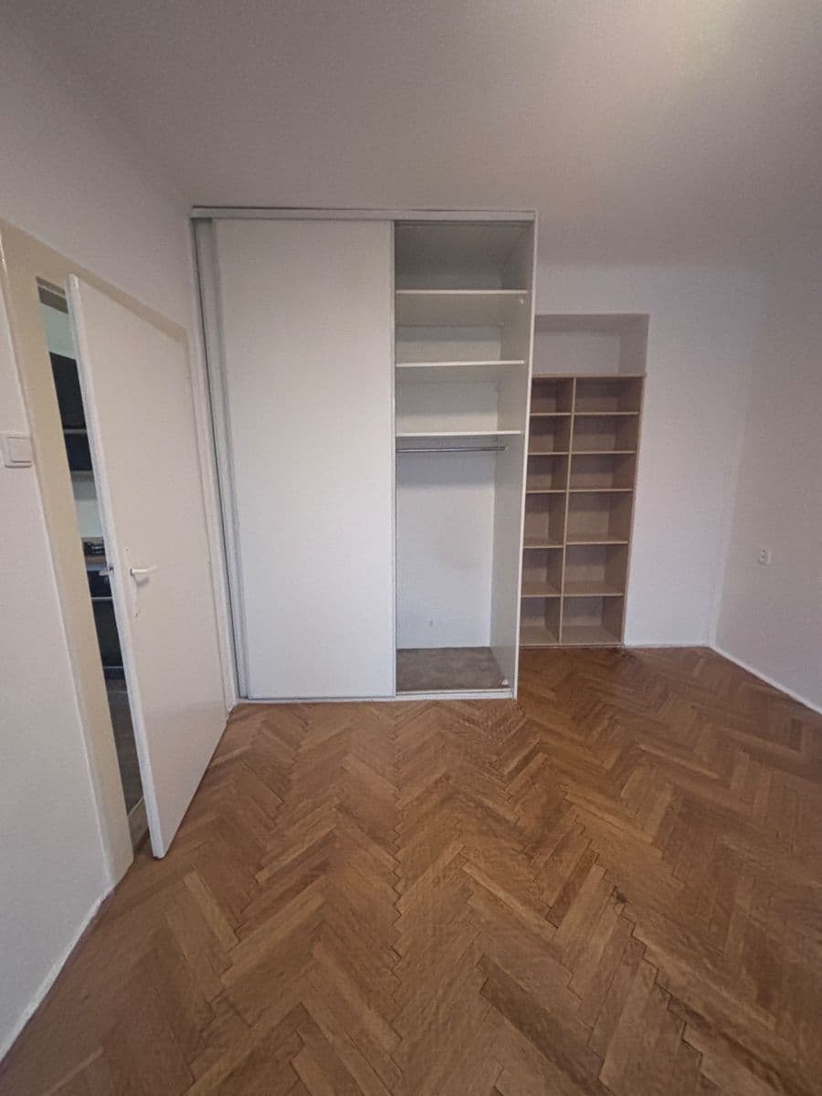 Pronájem bytu 1+1 43 m², Karpatská, Praha, Praha Pronájem bytu 1+1 43 m², Karpatská, Praha, Praha
