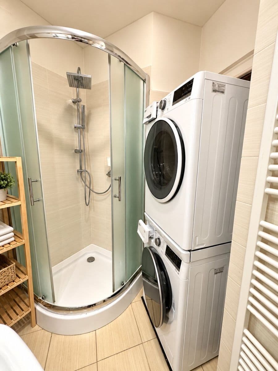 Pronájem bytu 1+1 38 m², Sportovní, Praha, Praha Pronájem bytu 1+1 38 m², Sportovní, Praha, Praha