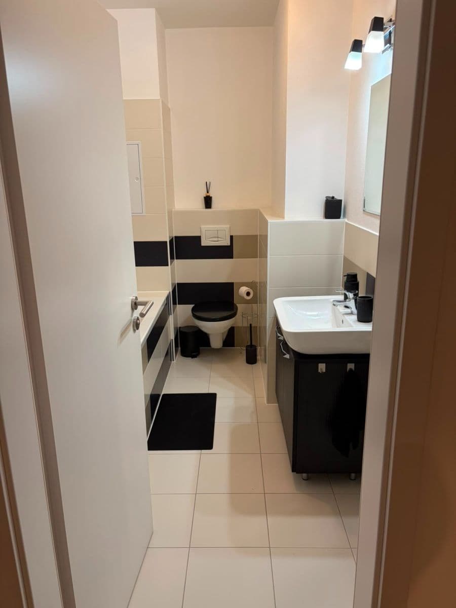 Pronájem bytu 2+1 54 m², Veterná, Trnava, Trnavský kraj Pronájem bytu 2+1 54 m², Veterná, Trnava, Trnavský kraj