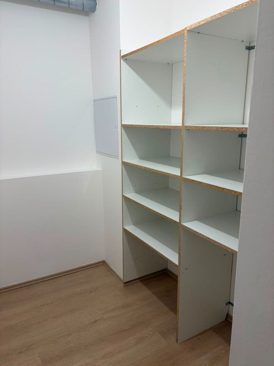 Pronájem bytu 2+1 54 m², Veterná, Trnava, Trnavský kraj Pronájem bytu 2+1 54 m², Veterná, Trnava, Trnavský kraj