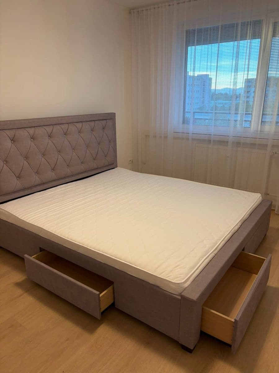 Pronájem bytu 2+1 54 m², Veterná, Trnava, Trnavský kraj Pronájem bytu 2+1 54 m², Veterná, Trnava, Trnavský kraj