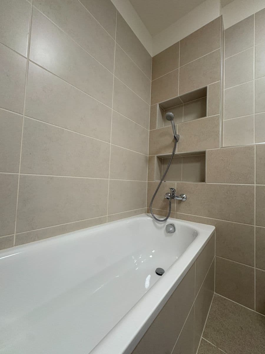 Pronájem bytu 2+kk 43 m², Čakovická, Praha, Praha Pronájem bytu 2+kk 43 m², Čakovická, Praha, Praha