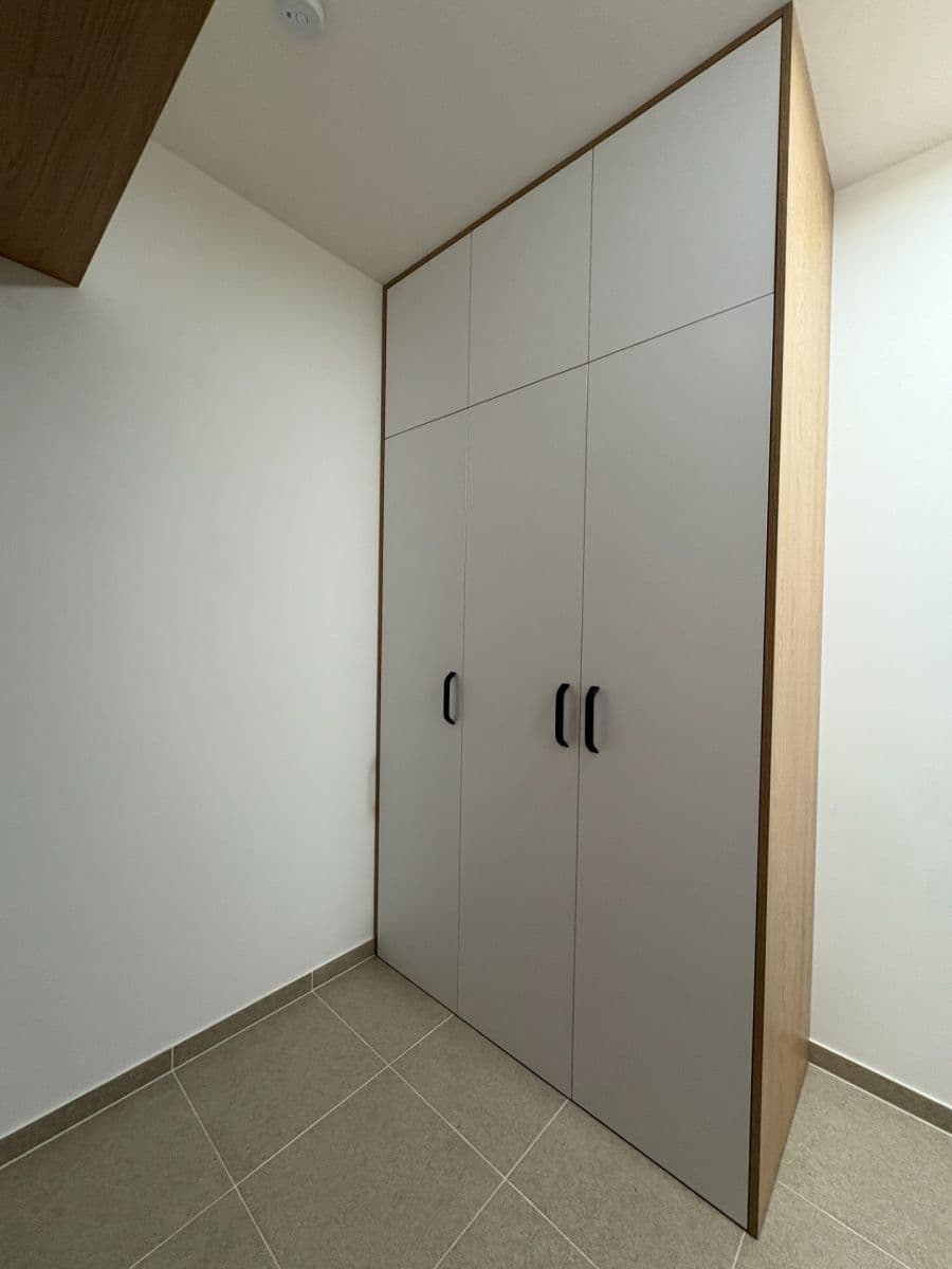 Pronájem bytu 2+kk 43 m², Čakovická, Praha, Praha Pronájem bytu 2+kk 43 m², Čakovická, Praha, Praha