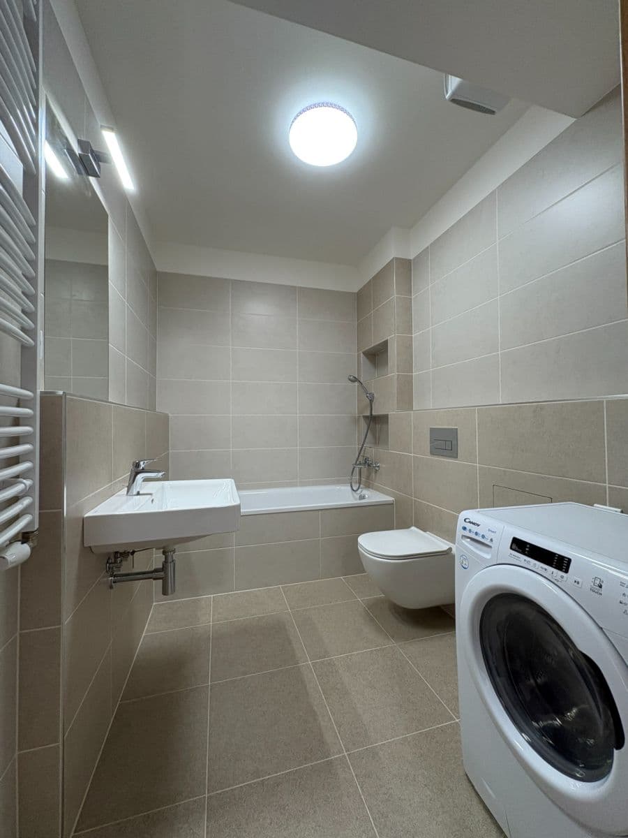 Pronájem bytu 2+kk 43 m², Čakovická, Praha, Praha Pronájem bytu 2+kk 43 m², Čakovická, Praha, Praha