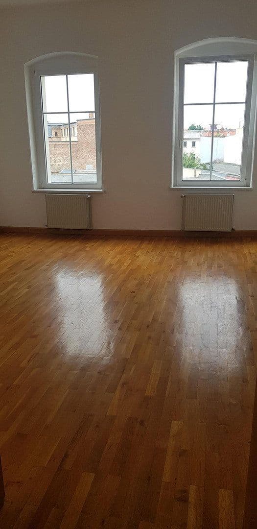 Pronájem bytu 3+1 108 m², Krausenstr. 26, Halle Saale, Sasko-Anhaltsko Pronájem bytu 3+1 108 m², Krausenstr. 26, Halle Saale, Sasko-Anhaltsko