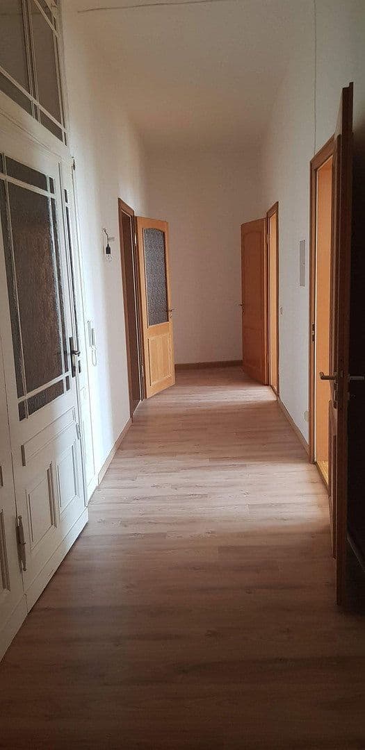 Pronájem bytu 3+1 108 m², Krausenstr. 26, Halle Saale, Sasko-Anhaltsko Pronájem bytu 3+1 108 m², Krausenstr. 26, Halle Saale, Sasko-Anhaltsko