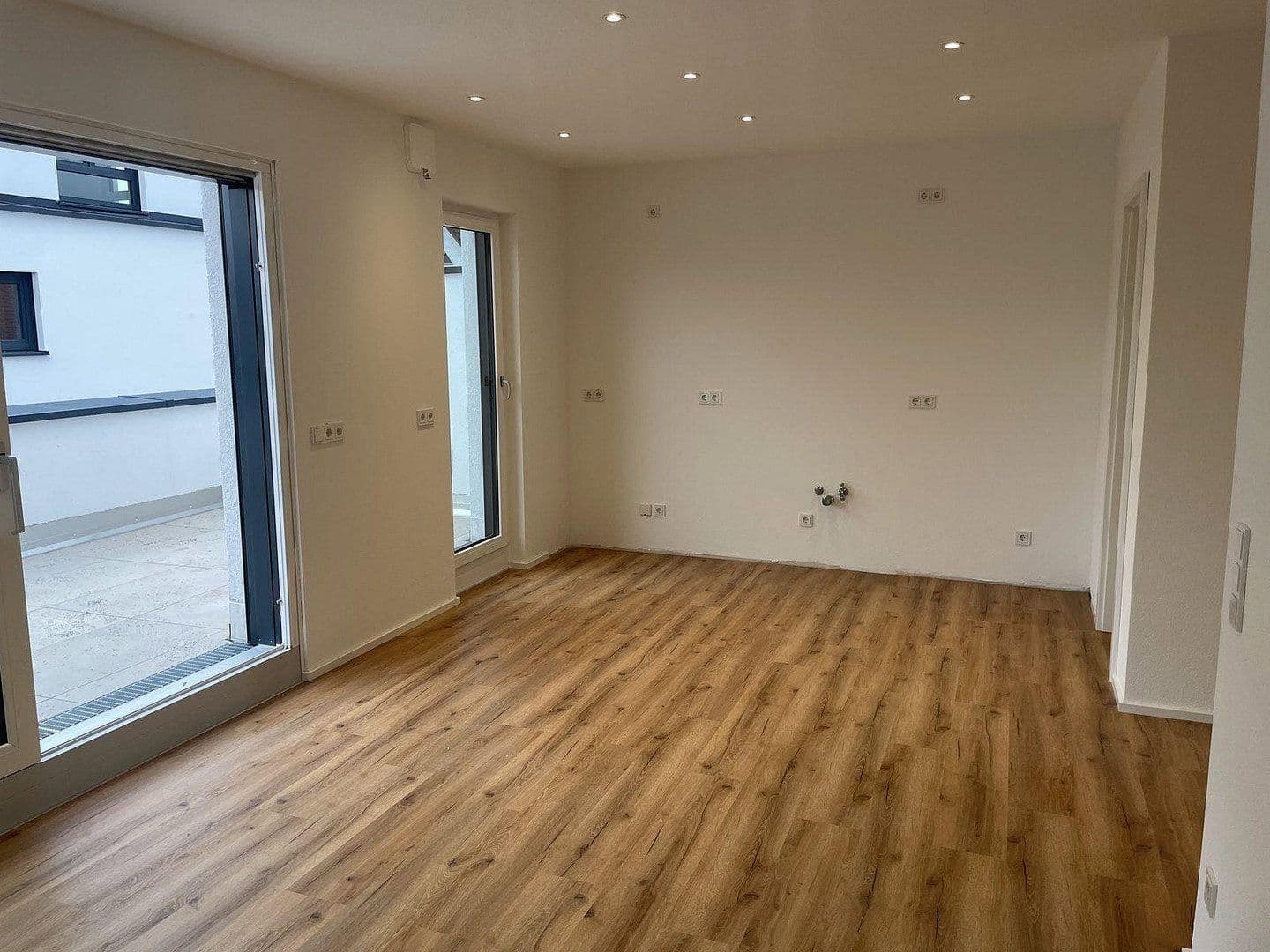 Pronájem bytu 3+1 74 m², Aldringenstraße 7, Ingolstadt, Bavorsko Pronájem bytu 3+1 74 m², Aldringenstraße 7, Ingolstadt, Bavorsko