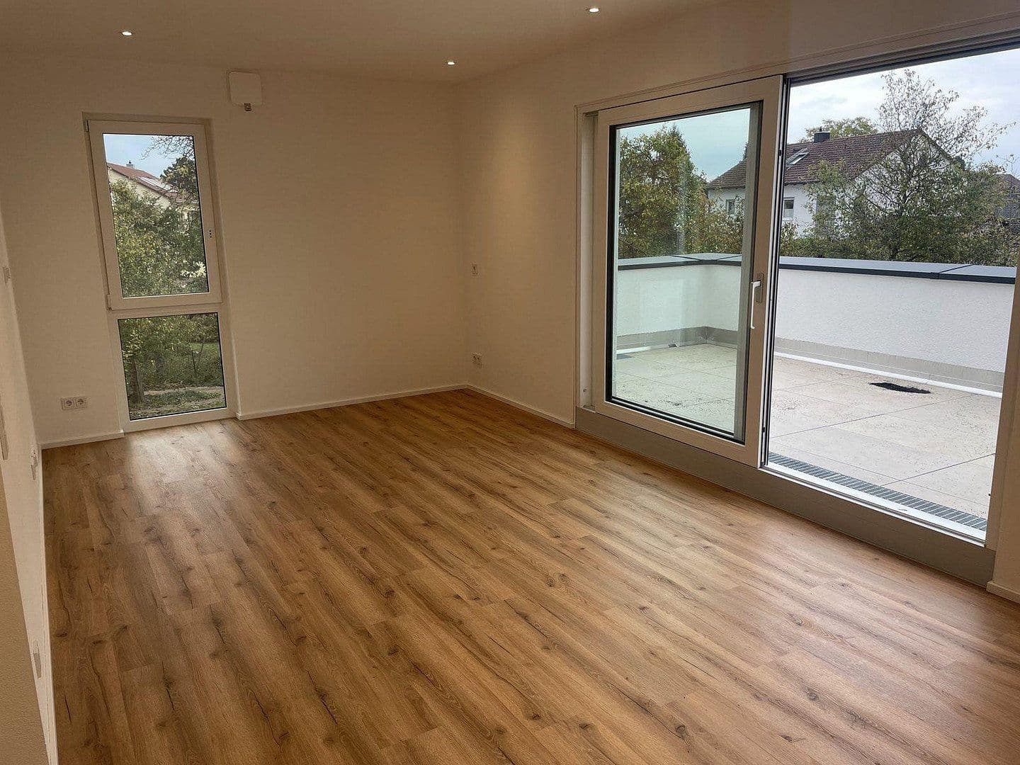 Pronájem bytu 3+1 74 m², Aldringenstraße 7, Ingolstadt, Bavorsko Pronájem bytu 3+1 74 m², Aldringenstraße 7, Ingolstadt, Bavorsko