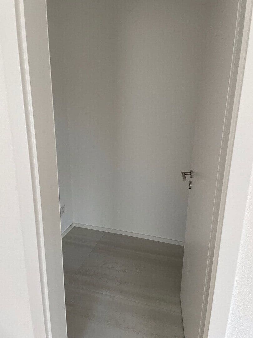 Pronájem bytu 3+1 74 m², Aldringenstraße 7, Ingolstadt, Bavorsko Pronájem bytu 3+1 74 m², Aldringenstraße 7, Ingolstadt, Bavorsko