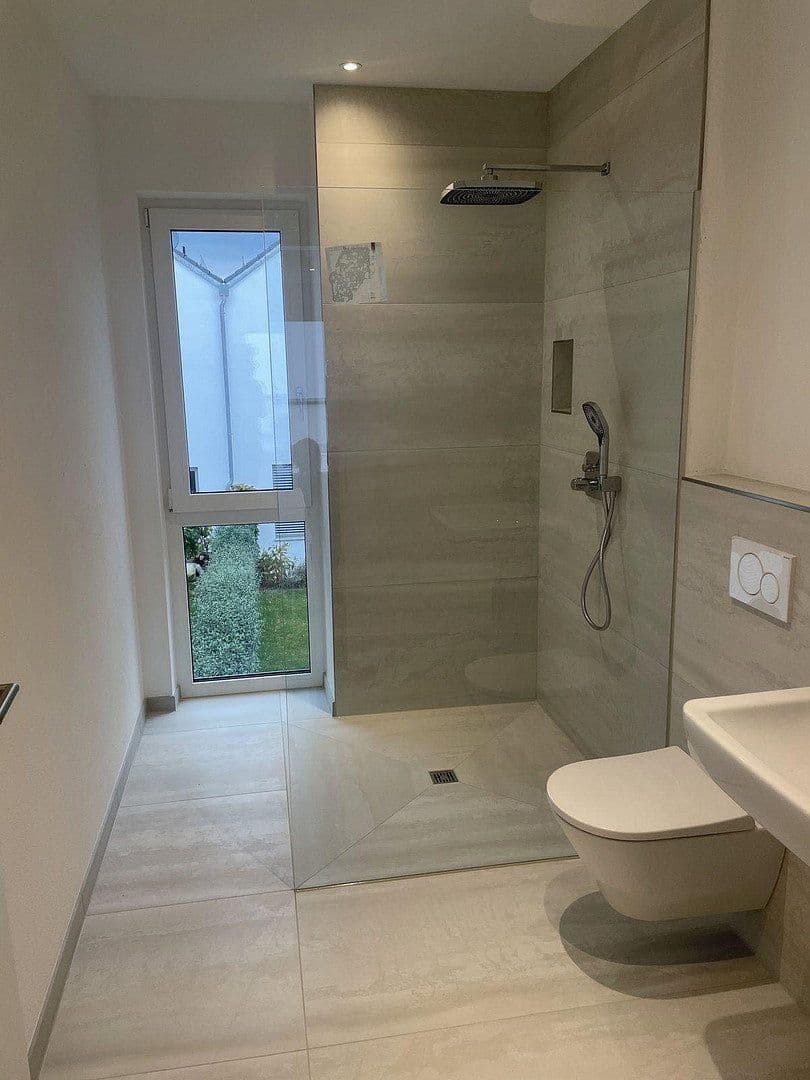 Pronájem bytu 3+1 74 m², Aldringenstraße 7, Ingolstadt, Bavorsko Pronájem bytu 3+1 74 m², Aldringenstraße 7, Ingolstadt, Bavorsko