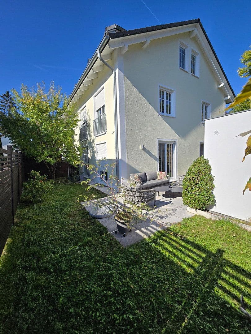 Prodej domu 160 m², pozemek 270 m², Notinger Weg 47 a, Hohenbrunn (Riemerling), Bavorsko Prodej domu 160 m², pozemek 270 m², Notinger Weg 47 a, Hohenbrunn (Riemerling), Bavorsko