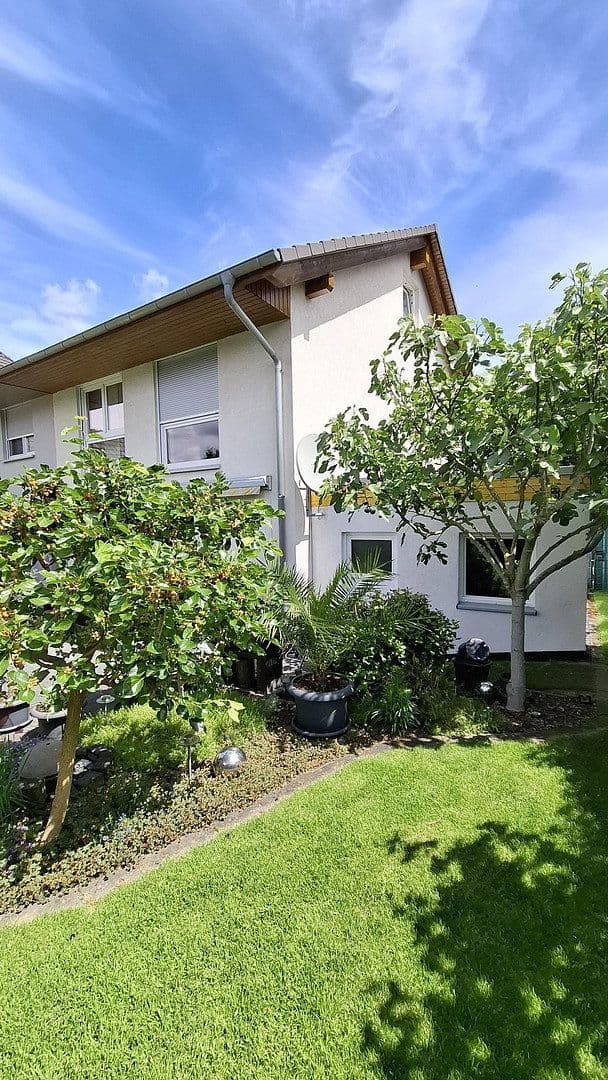 Prodej domu 148 m², pozemek 302 m², Am Hennebach 8a, Brühl, Severní Porýní-Vestfálsko Prodej domu 148 m², pozemek 302 m², Am Hennebach 8a, Brühl, Severní Porýní-Vestfálsko