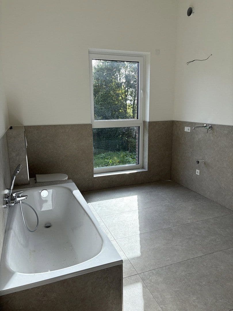 Pronájem domu 130 m², pozemek 345 m², Legden, Severní Porýní-Vestfálsko Pronájem domu 130 m², pozemek 345 m², Legden, Severní Porýní-Vestfálsko