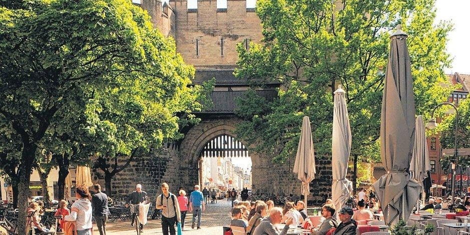 Pronájem bytu 1+1 30 m², Köln, Severní Porýní-Vestfálsko Pronájem bytu 1+1 30 m², Köln, Severní Porýní-Vestfálsko