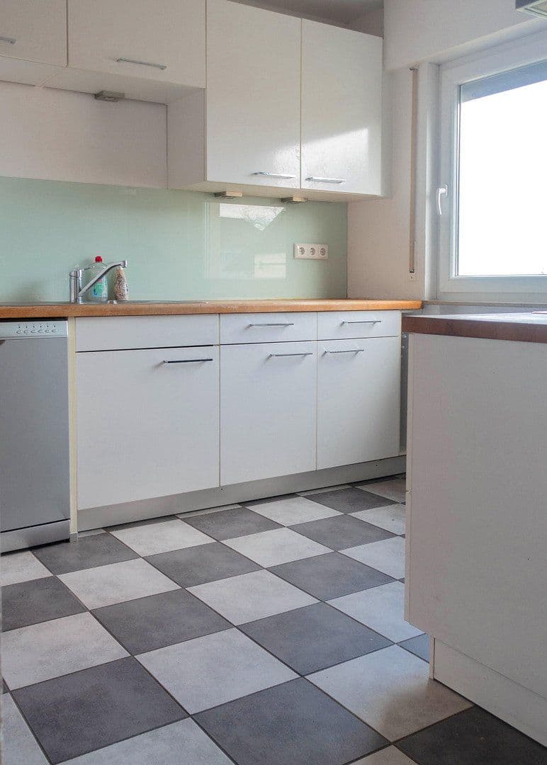 Prodej domu 194 m², pozemek 357 m², Stuttgart, Bádensko-Württembersko Prodej domu 194 m², pozemek 357 m², Stuttgart, Bádensko-Württembersko
