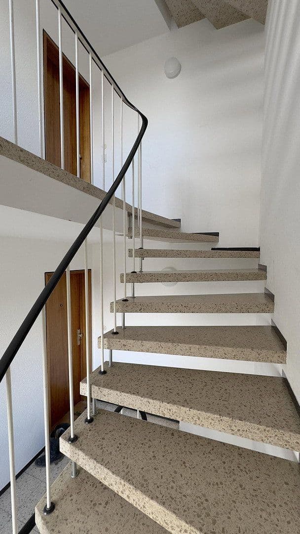Prodej domu 194 m², pozemek 357 m², Stuttgart, Bádensko-Württembersko Prodej domu 194 m², pozemek 357 m², Stuttgart, Bádensko-Württembersko