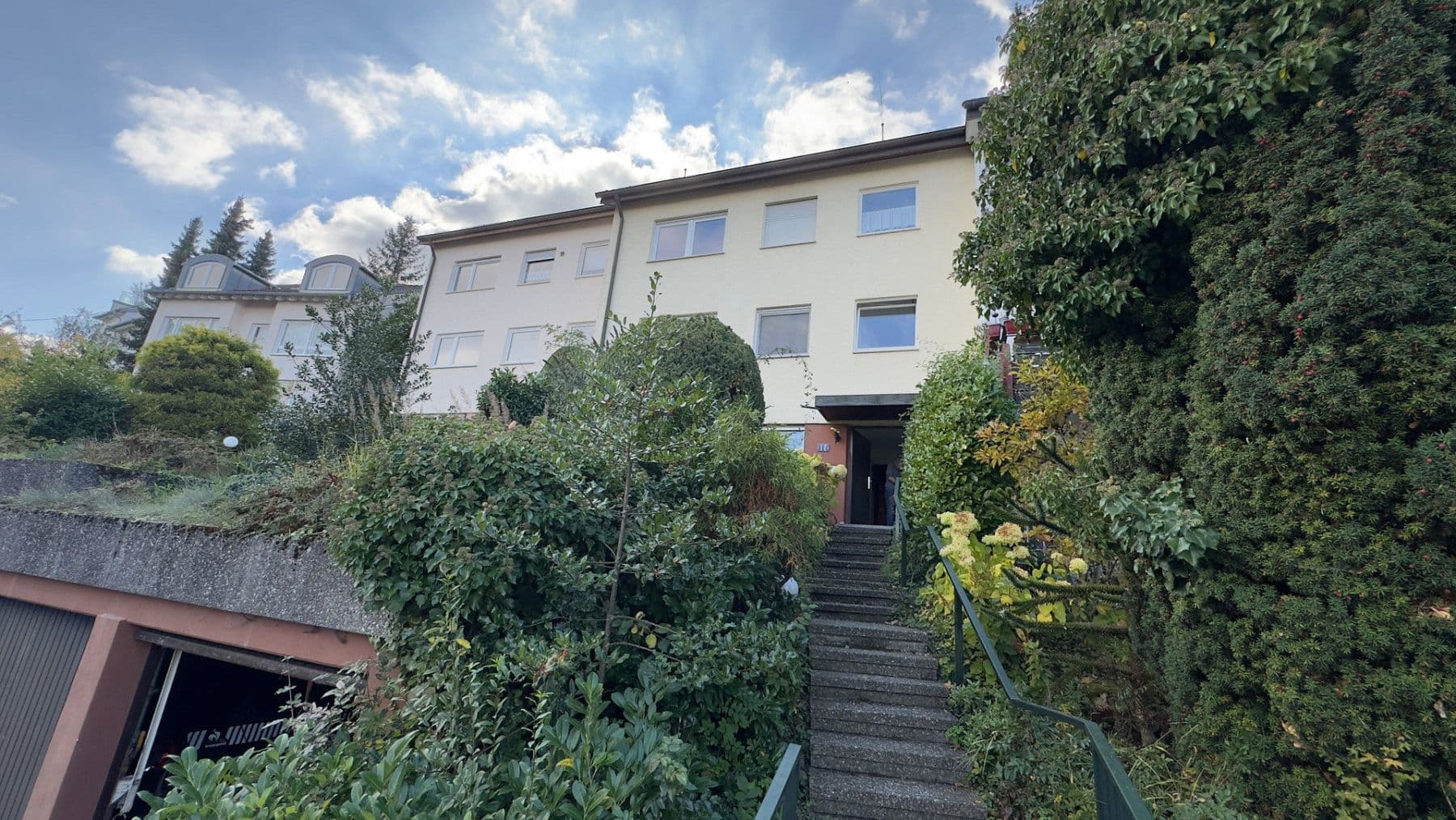 Prodej domu 194 m², pozemek 357 m², Stuttgart, Bádensko-Württembersko Prodej domu 194 m², pozemek 357 m², Stuttgart, Bádensko-Württembersko