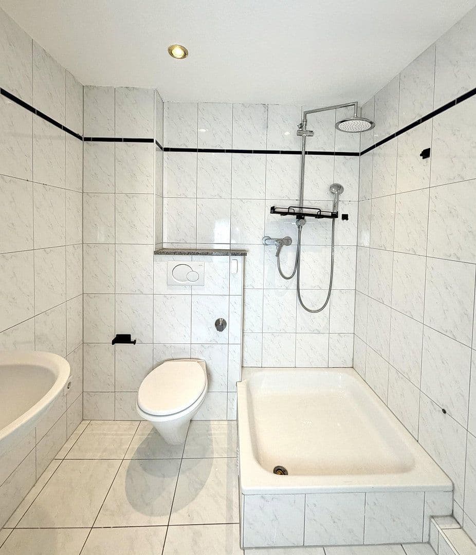 Pronájem bytu 2+1 40 m², Kopernikusstrasse 75, Düsseldorf, Severní Porýní-Vestfálsko Pronájem bytu 2+1 40 m², Kopernikusstrasse 75, Düsseldorf, Severní Porýní-Vestfálsko